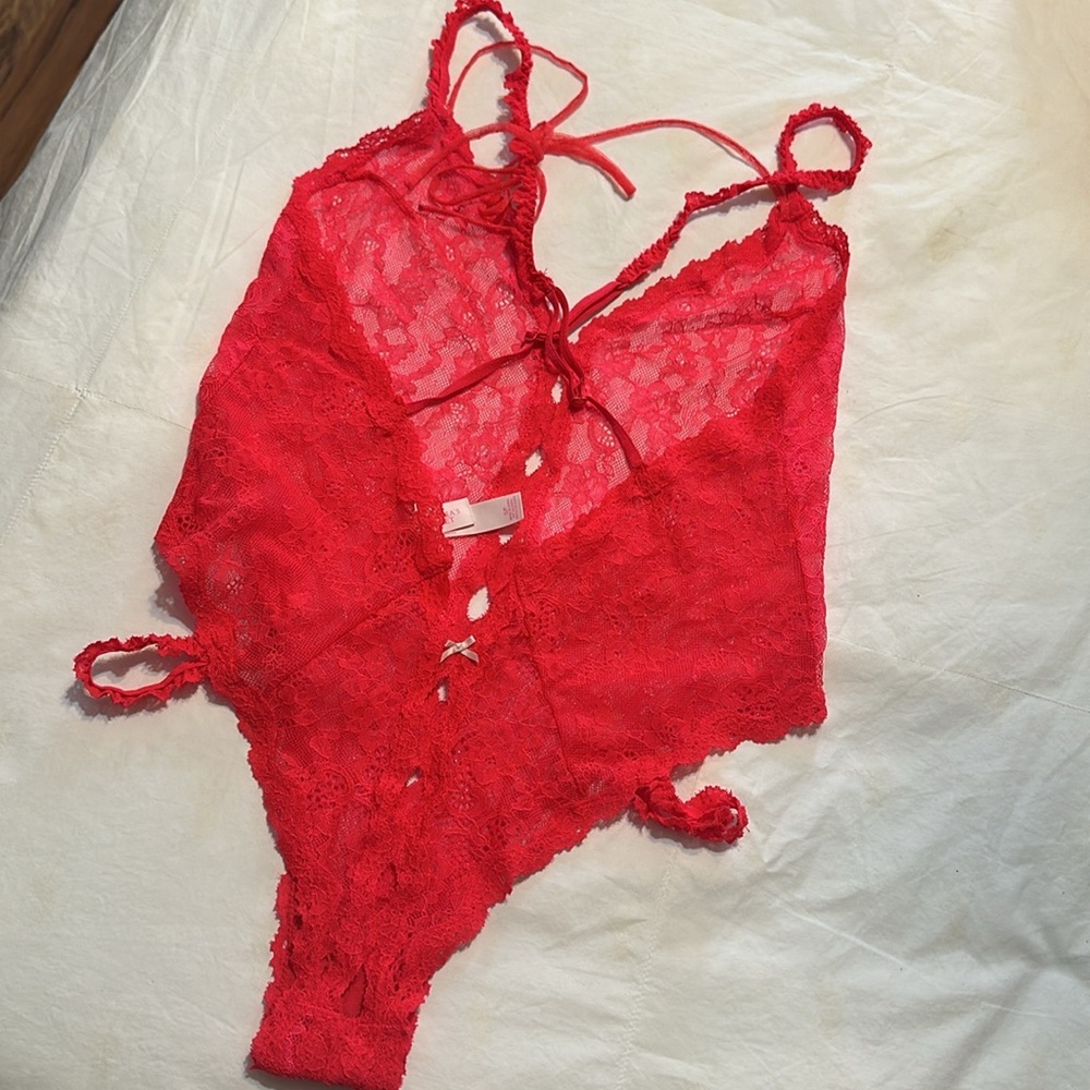 Victoria’s Secret Lace Teddy - Picture 4 of 5